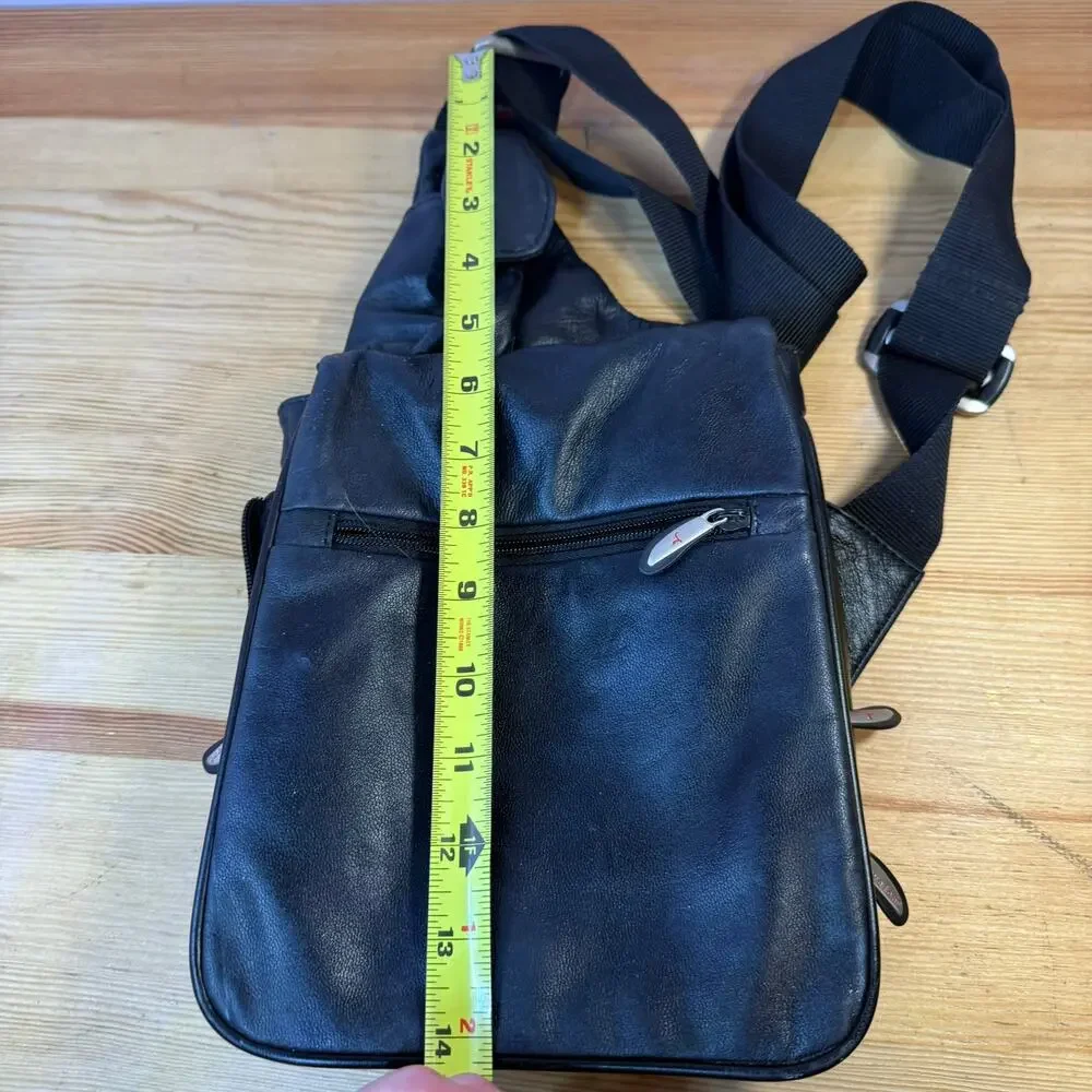 Travelon Black Leather Crossbody Shoulder Bag Organizer Multi Pocket
